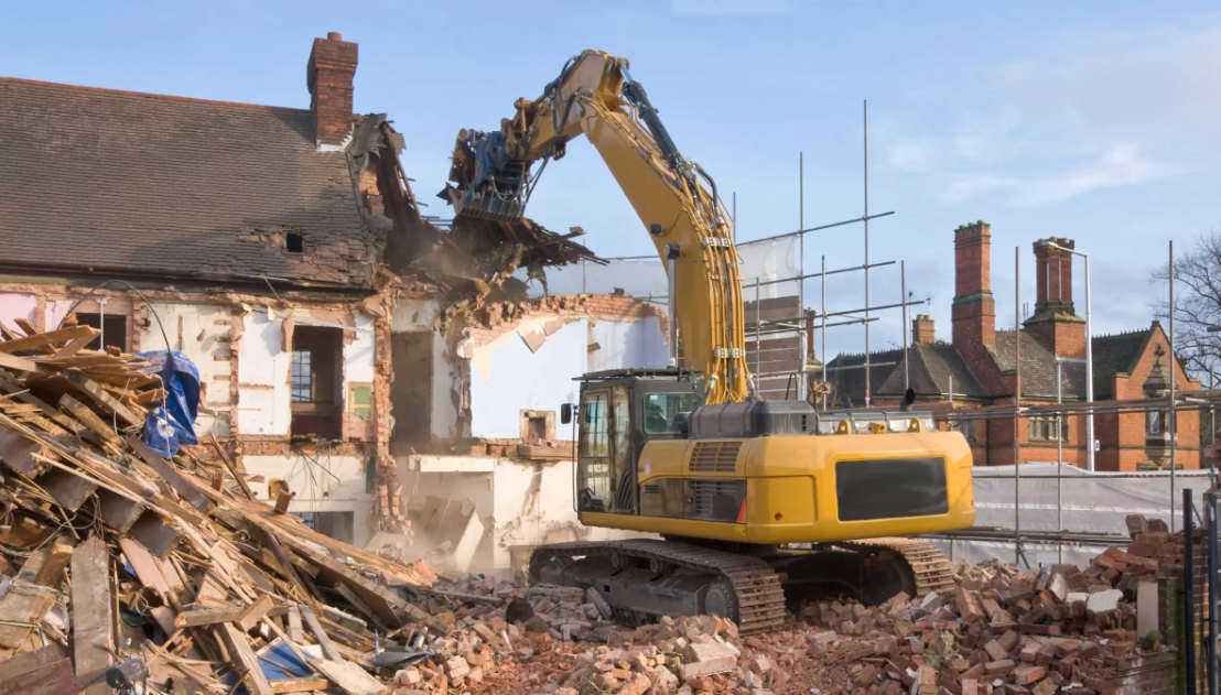 Can You Demolish a House With Asbestos in Florida? What Homeowners Should Know