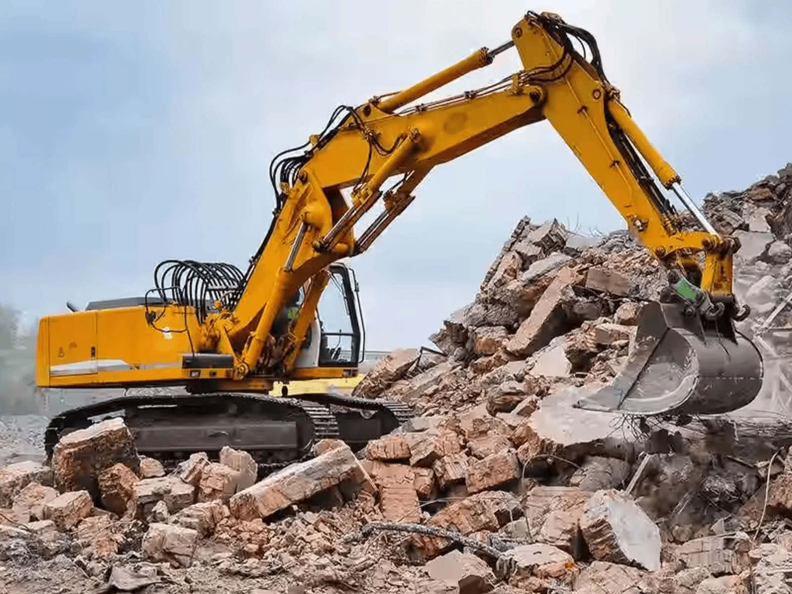 Foundation and Slab Removal: When It’s Required and How It Impacts Pricing
