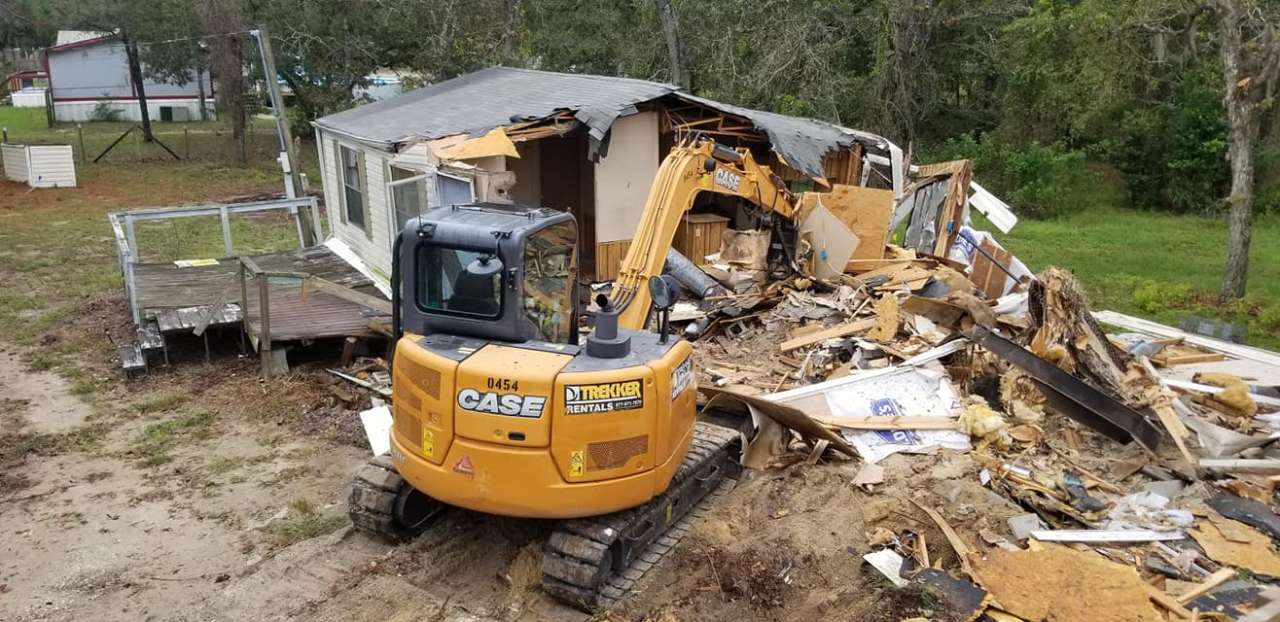 Who Removes Old Mobile Homes in Crystal River, FL?